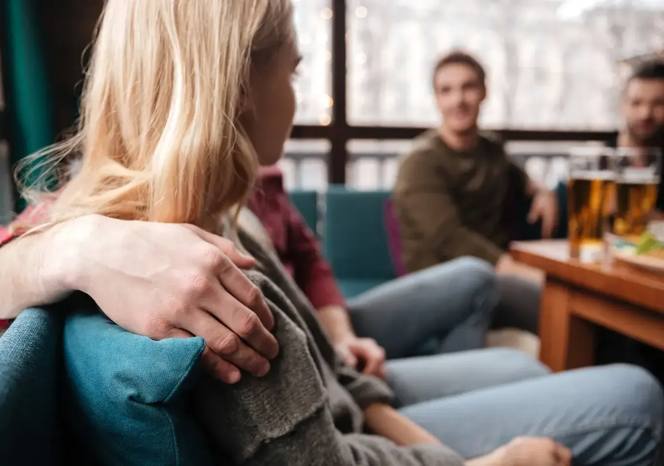 Terapia uzależnień Ciechanów: wsparcie bliskich podczas spotkania